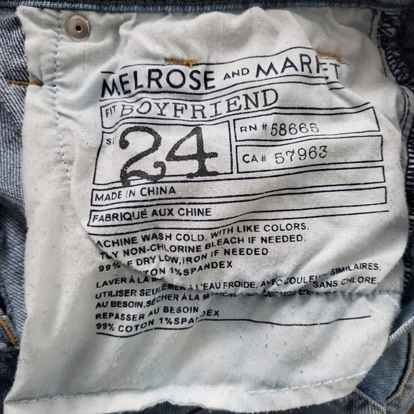 Melrose & Market Boyfriend Distressed Jeans - Picture 6 of 6